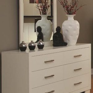 Jessica White Dresser & Mirror