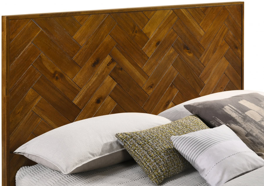 Reed Wood Bedroom Set - Image 6