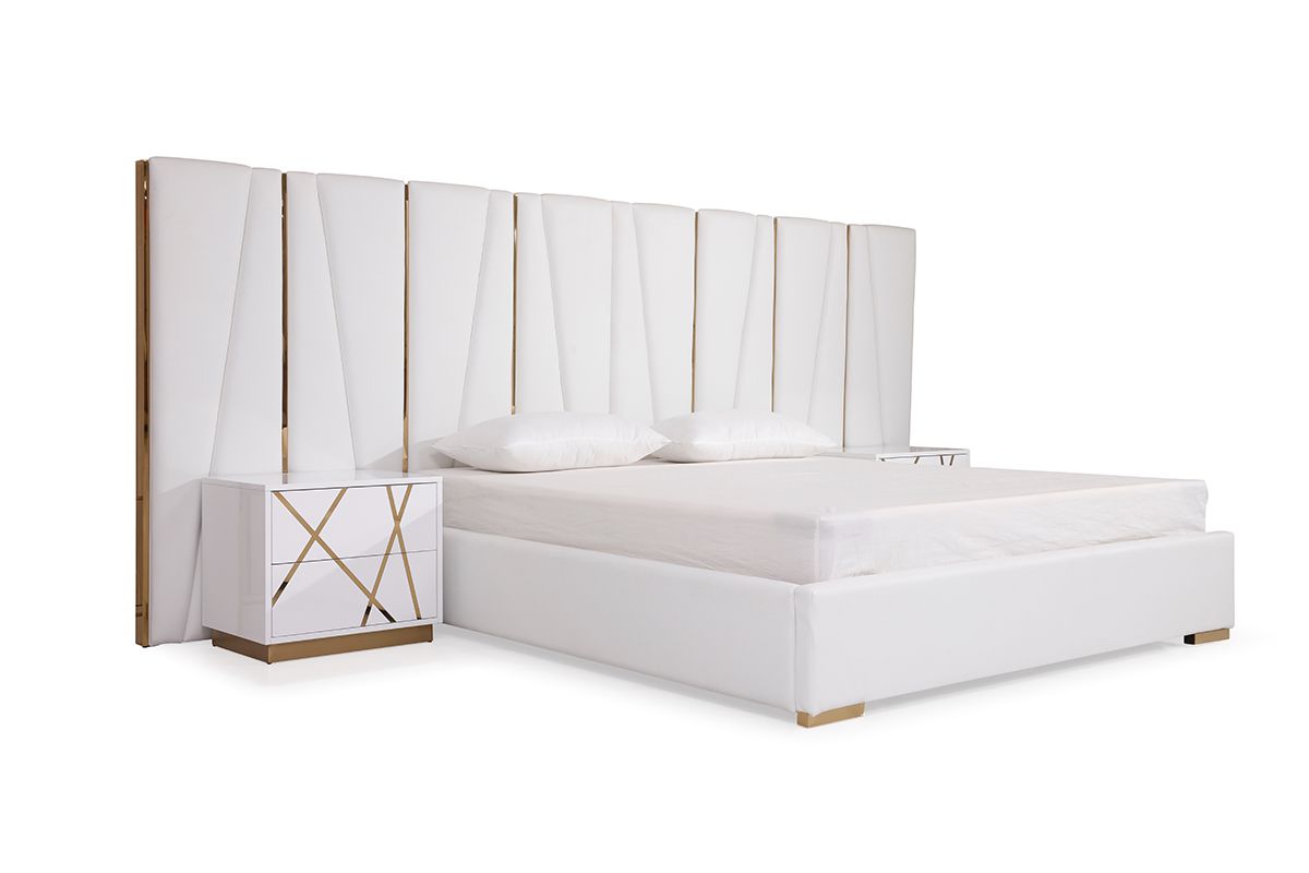 Modrest Nixa Modern Queen White Bonded Leather & Gold Bed